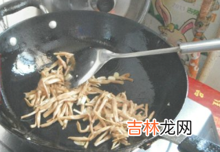 黄花鸡蛋木耳怎么炒