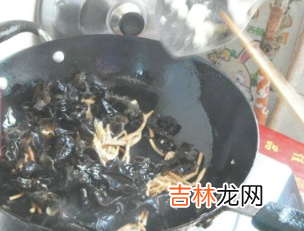 黄花鸡蛋木耳怎么炒