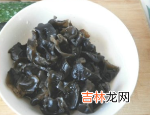 黄花鸡蛋木耳怎么炒