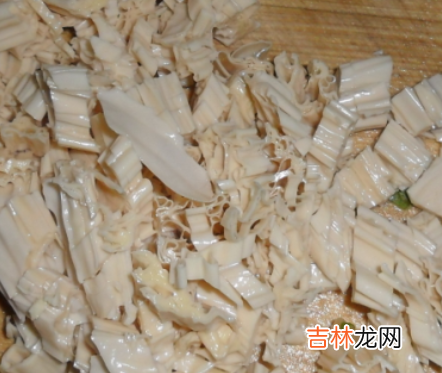 鸡蛋腐竹怎么炒好吃