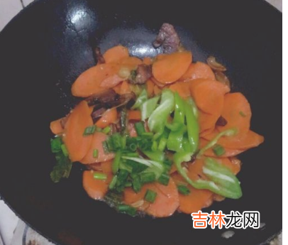 胡萝卜炒腊肉怎么做好吃