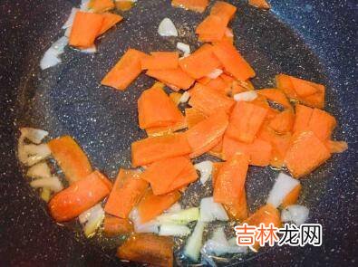 炒白色的蘑菇怎么炒好吃