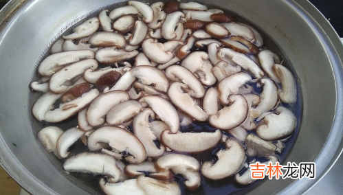菠菜香菇怎么炒好吃