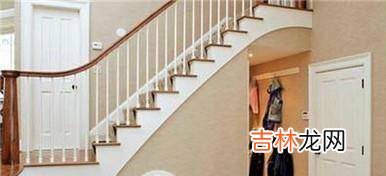 小复式楼梯下面怎么设计?