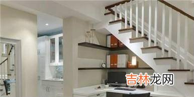 小复式楼梯下面怎么设计?