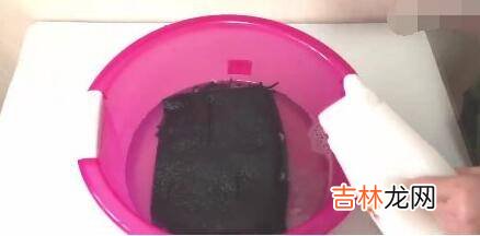 羊绒围巾掉毛粘衣服怎么办