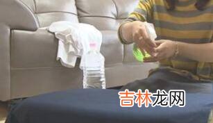 没有熨烫机衣服怎么除皱