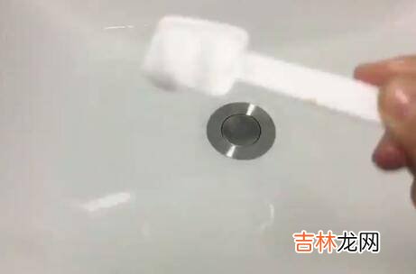 牛仔衣发黄怎么去掉