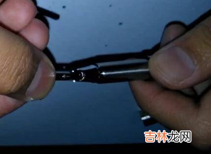 鋼筆怎麽換筆尖