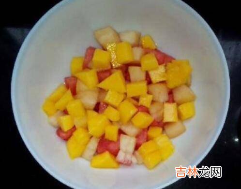 桃子怎么切好看摆盘