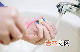 如何用牙膏卸掉指甲油