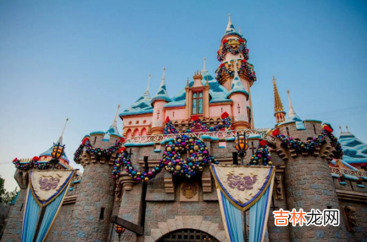 上海迪士尼可以带自嗨锅进去吗 去迪士尼可以带自嗨锅进去吗
