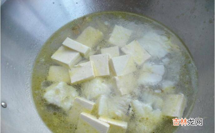 鳕鱼炖豆腐的做法