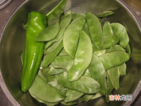 炒梅豆角需要过水吗