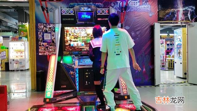 跳舞机怎么玩?我是新手怎么学（怎么快速学会玩跳舞机)