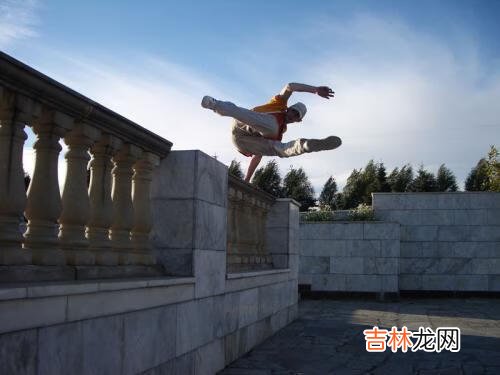 轻功是怎样练成的(世界轻功第一人)