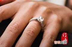 订婚宴敬酒说什么 定婚宴酒席怎么和亲家敬酒