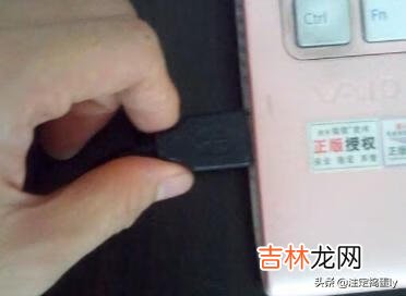如何使用汽车模拟器（汽车模拟器怎么在电脑上用)