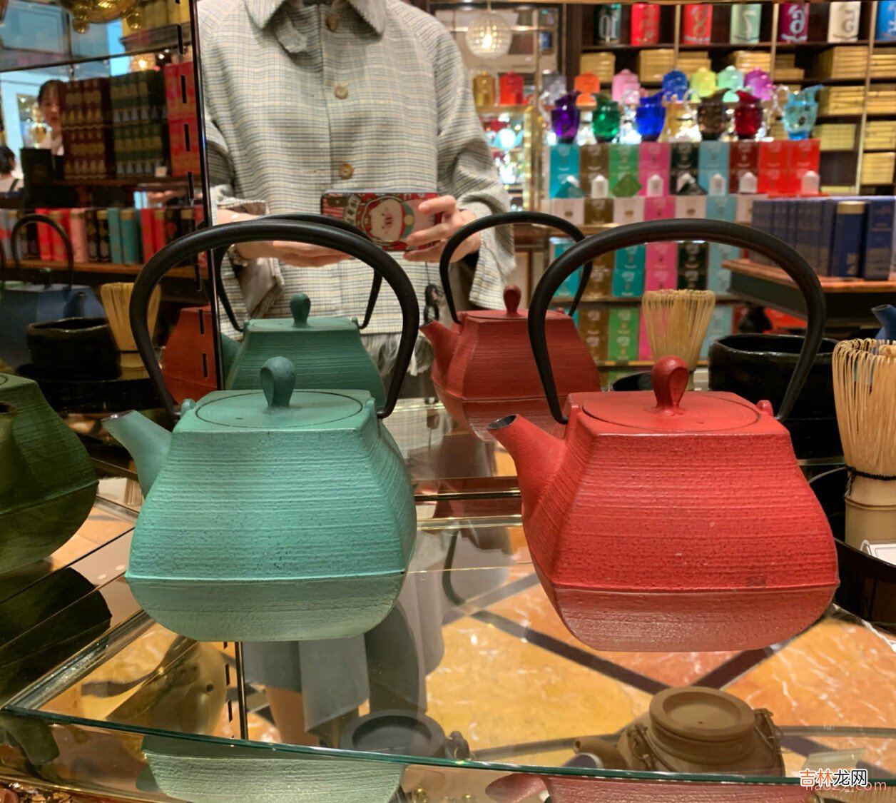 新加坡购物必买——TWG tea TWG被评为茶叶界的爱马仕，是一家把茶叶店开成奢侈品的店！
