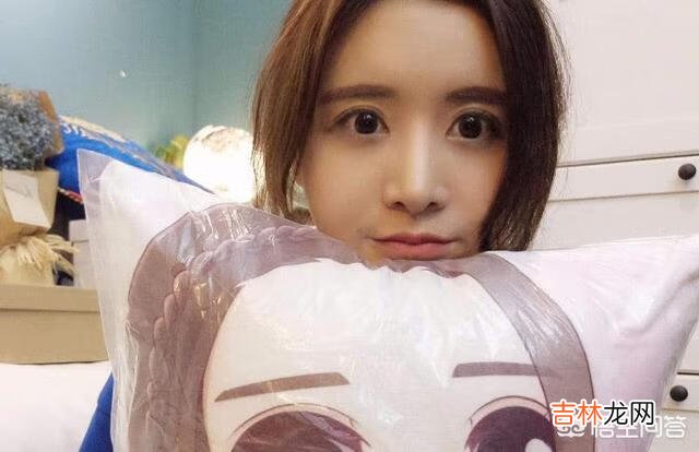 网友爆料陈一发被封后干回老本行,成为设计师,网友“陈工,你好”,你怎么看