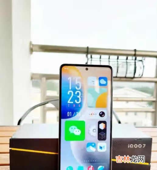 iqoo7和小米11哪个性价比高_iqoo7和小米11哪个更值得入手