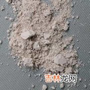 双飞粉怎么用（眼影压盘后取色时飞粉严重)