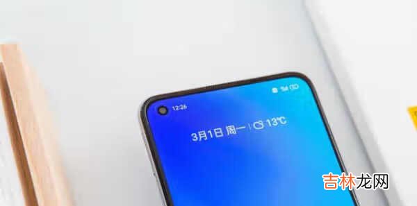 红米k40pro和realme GT屏幕对比,哪个好?