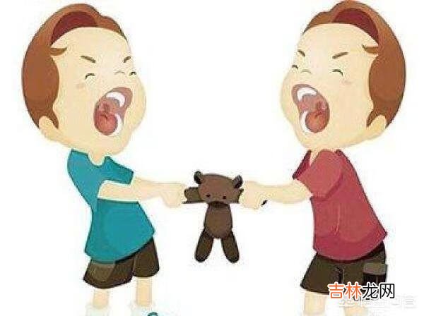 2岁宝宝在一起玩打架了，大人怎么处理