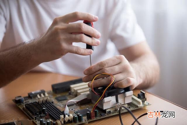 怎样引导教师创造条件评职称(年轻教师如何快速评职称)