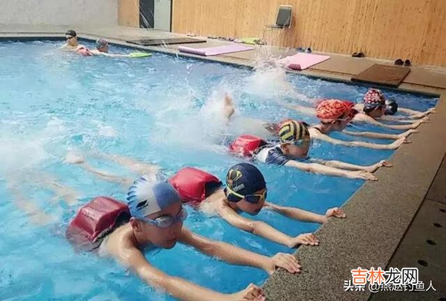如何学游泳（如何学游泳自由泳)