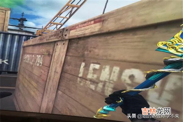 穿越火线CF教程：连跳、大跳和鬼跳（cf里怎样蹲着鬼跳)