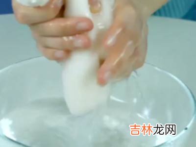羊毛大衣怎么洗?
