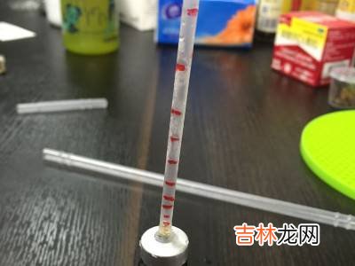 如何制作简易温度计?