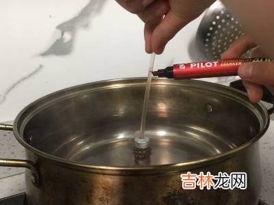 如何制作简易温度计?