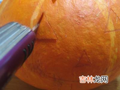 南瓜灯笼怎么做?