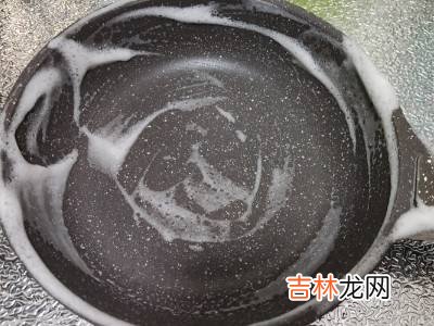 麦饭石不粘锅第一次怎样开锅?
