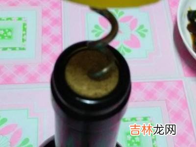 开瓶器怎么开红酒木塞?