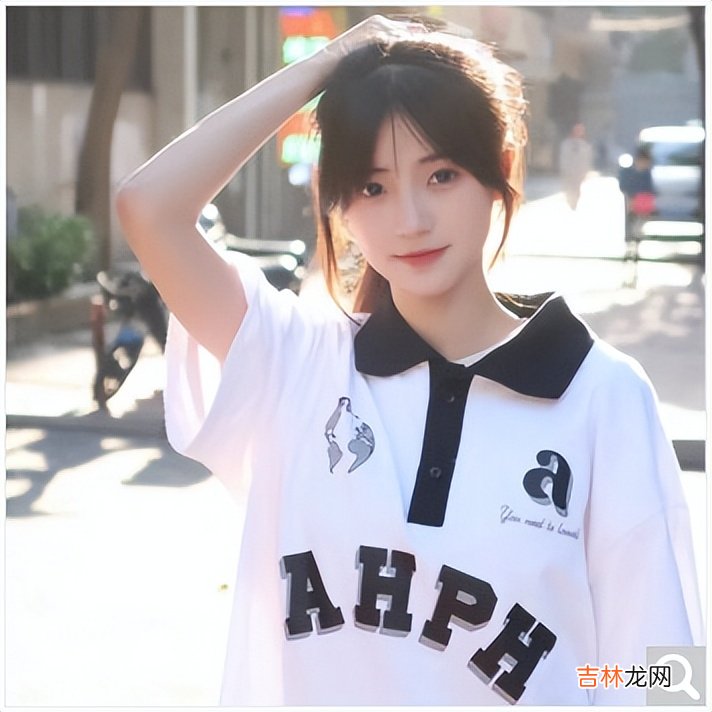 发型 “鲶鱼须”发型风靡校园，深受万千少女的喜爱，老师家长很无奈