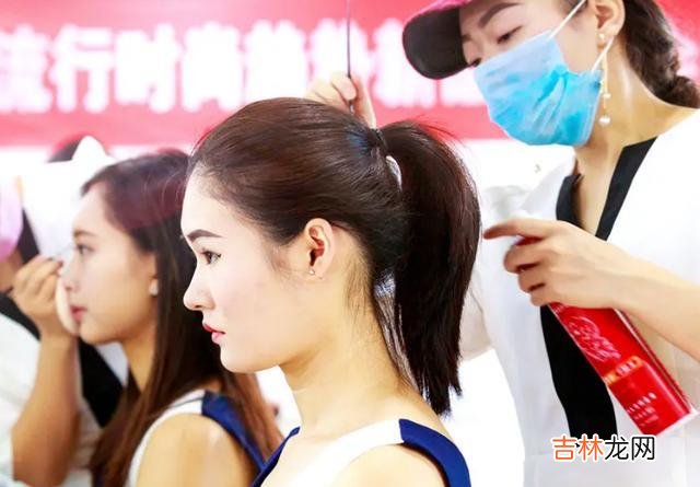 美术 名校美术生毕业后找不到工作，转行当起美甲师，收入远超同龄人