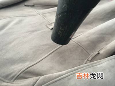 白色皮毛一体的衣服怎么清洗?