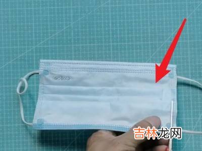 用口罩做书包吊坠怎么做?