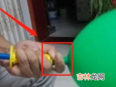 打气球的打结器怎么用?