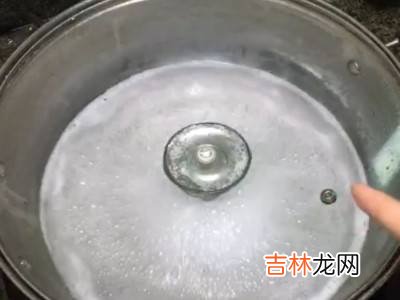 玻璃锅盖怎么清洗缝隙里的污渍?