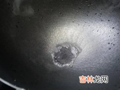 新铁锅怎么开锅不生锈不粘锅?