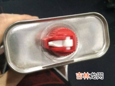 打火机煤油怎么加?