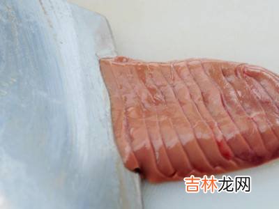 猪腰子怎么切腰花?
