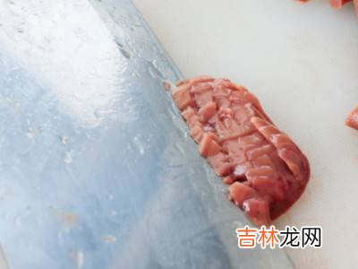 猪腰子怎么切腰花?