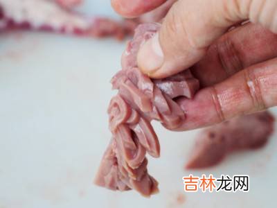猪腰子怎么切腰花?