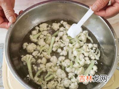 花菜怎么焯水?