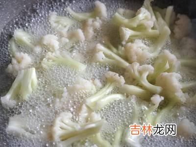 花菜怎么焯水?